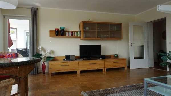 Cecilia Apartment *